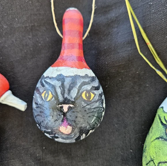 Vintage Hand Painted Gourd Christmas Ornaments - Picture 5 of 8